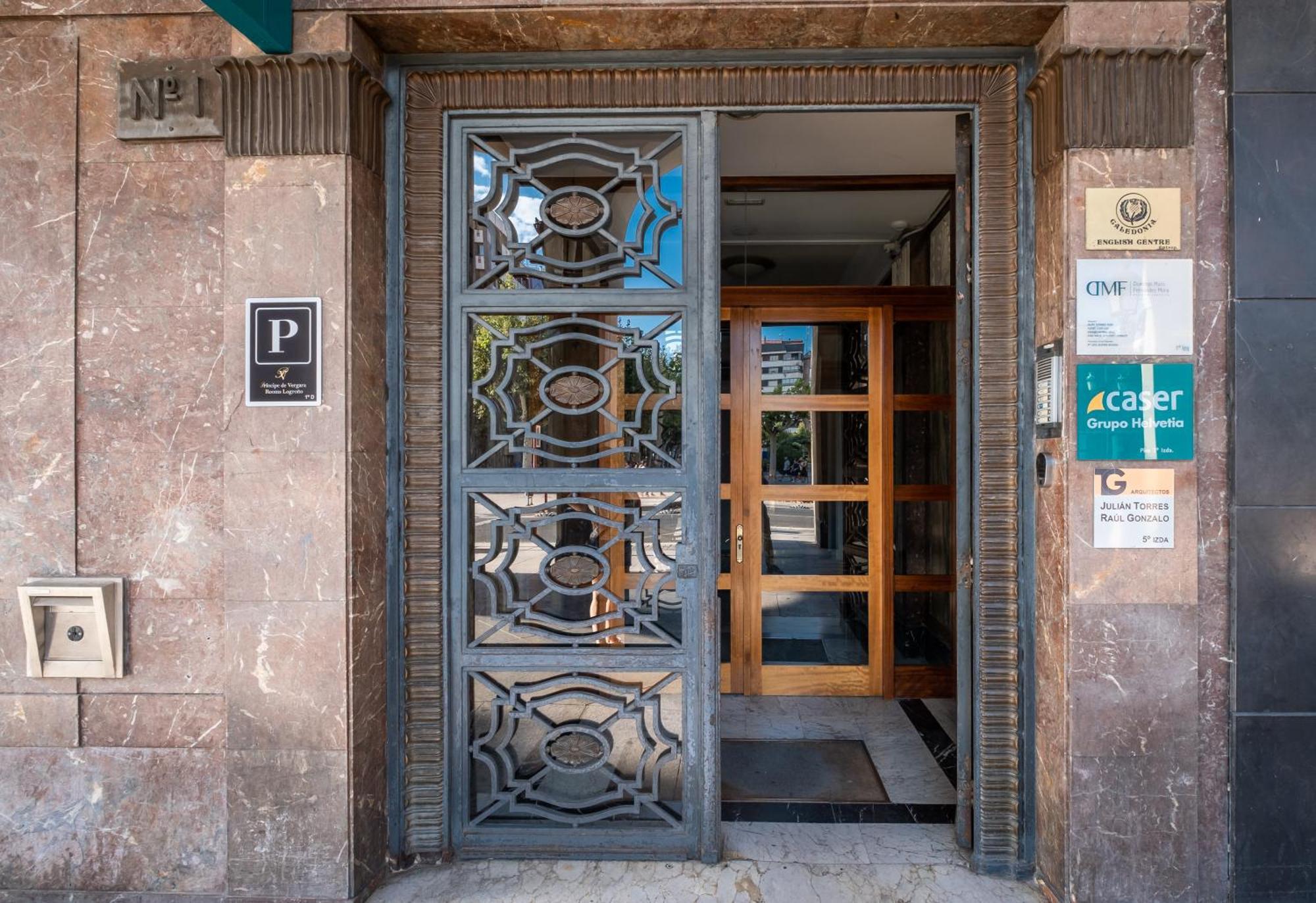 Principe De Vergara Rooms Lujo En El Centro De Logroño Esterno foto